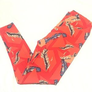 LuLaRoe Tall and Curvy Leggings